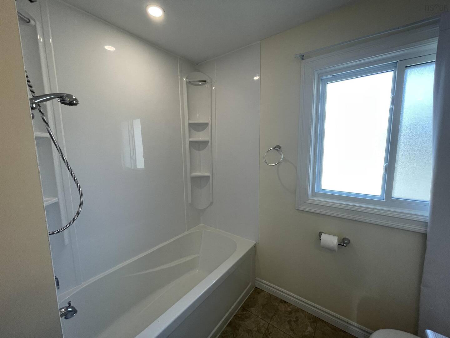 24 Crimp Ct Dartmouth, NS B2W2B2