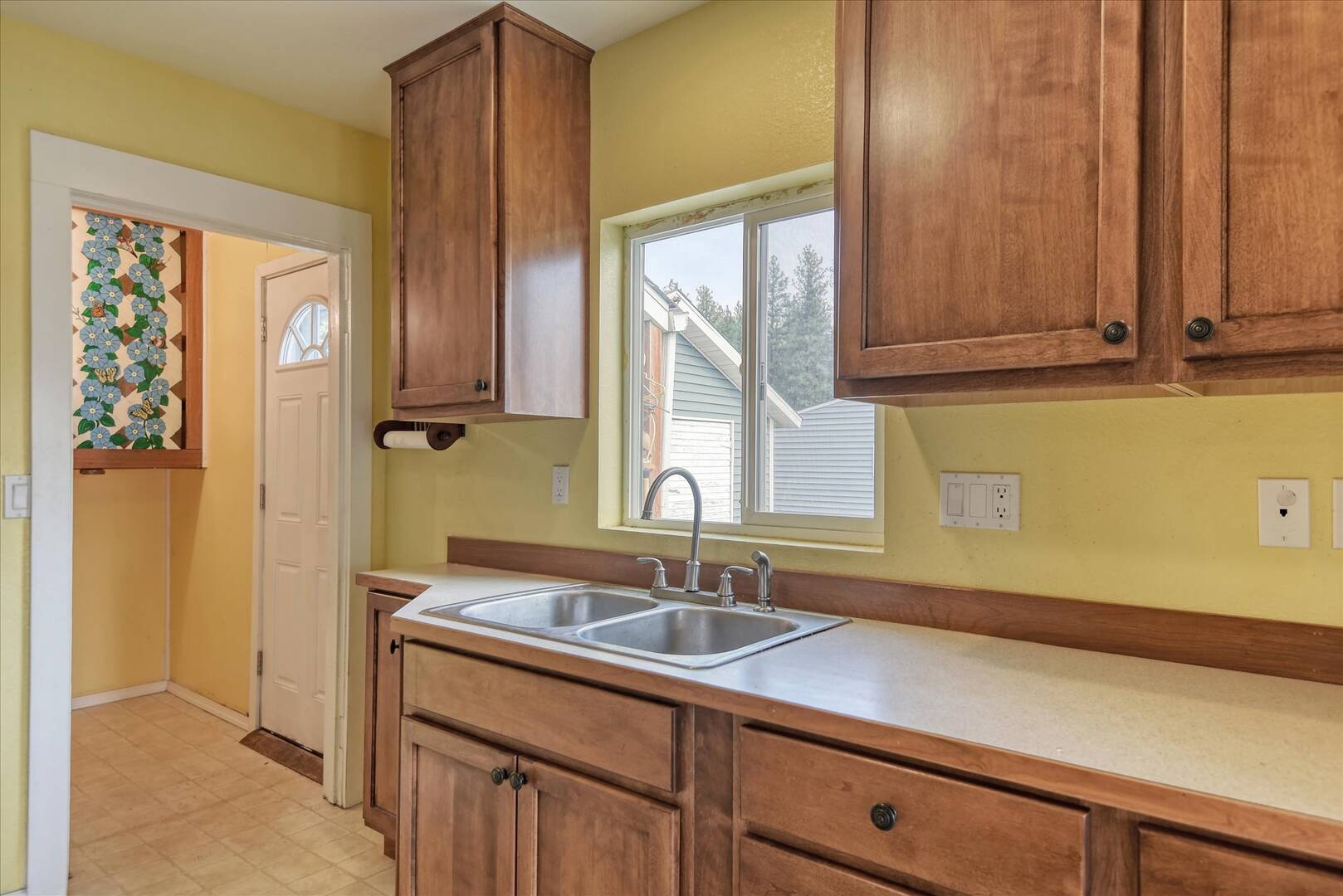 8405 E Upriver Dr Spokane, WA 99212