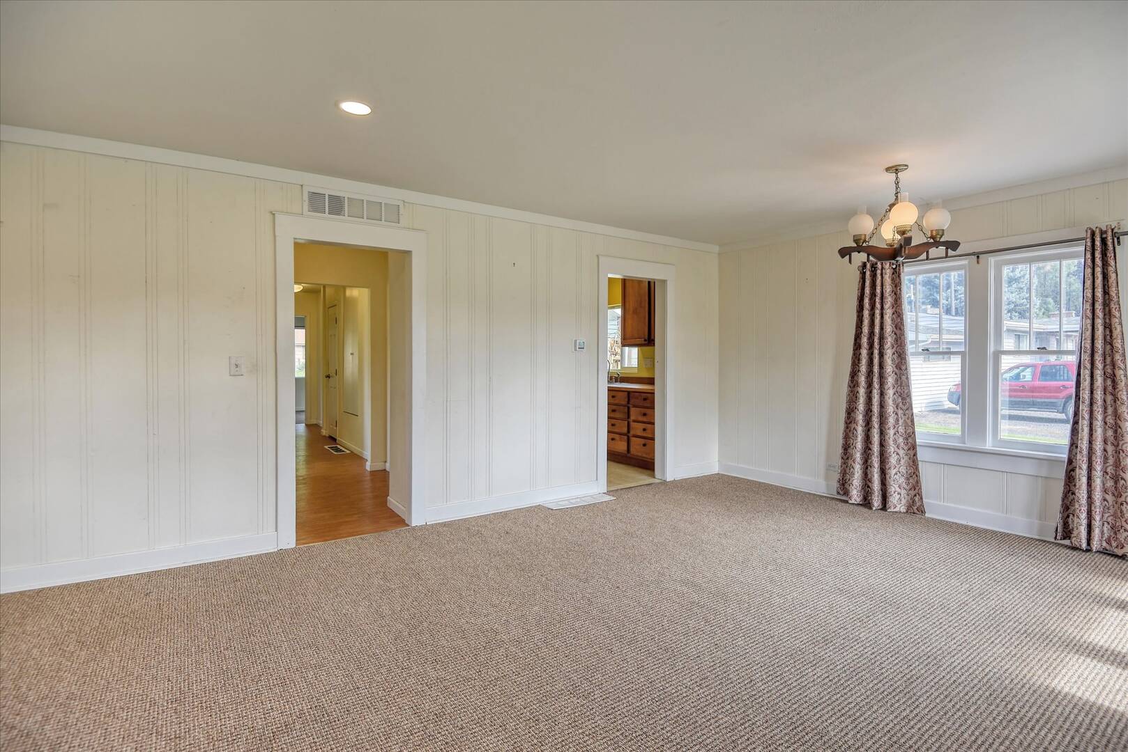 8405 E Upriver Dr Spokane, WA 99212