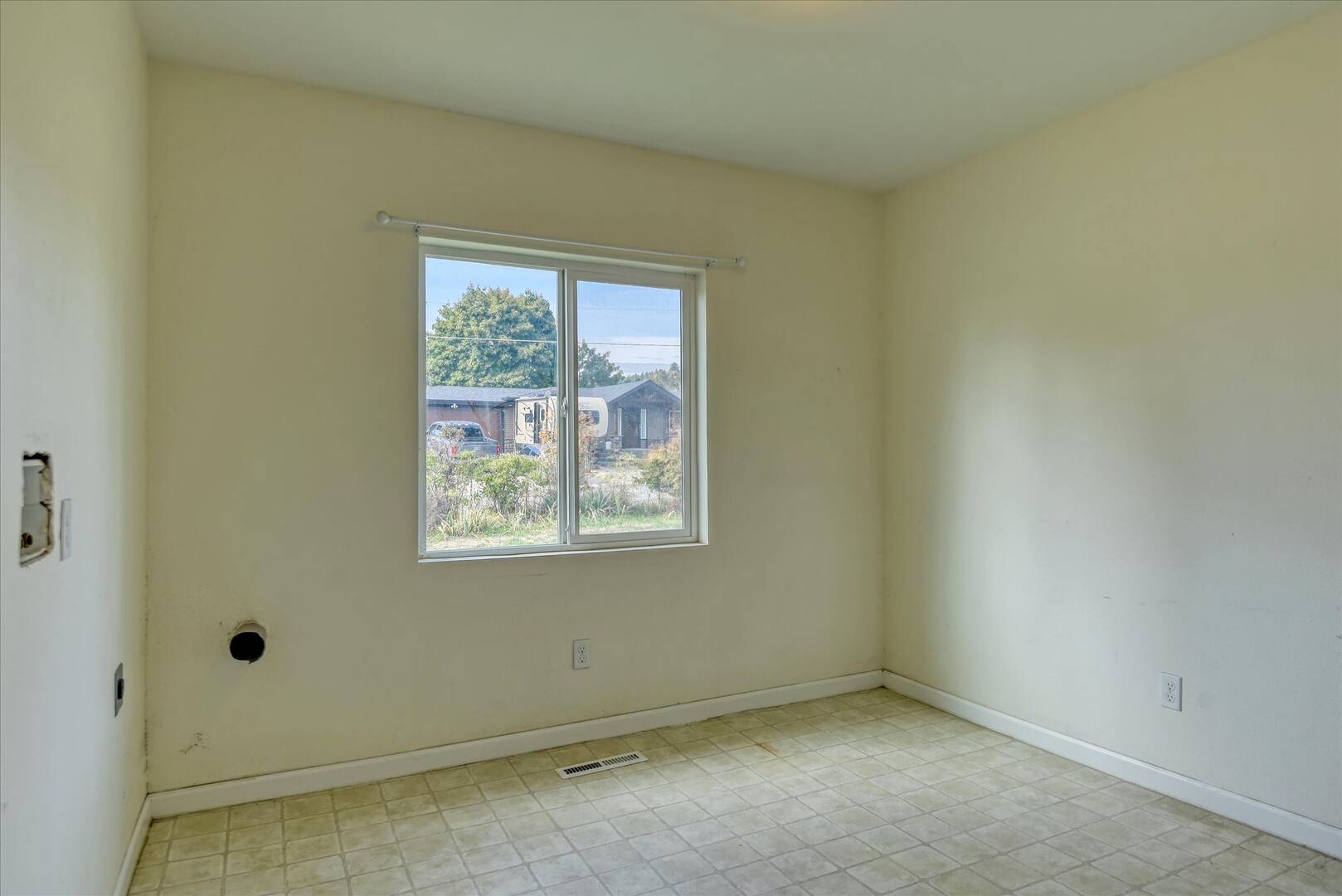 8405 E Upriver Dr Spokane, WA 99212
