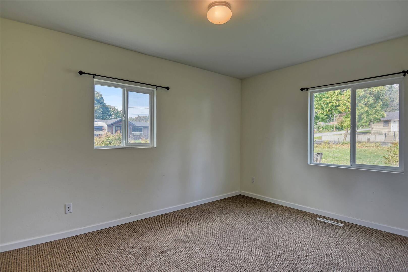 8405 E Upriver Dr Spokane, WA 99212