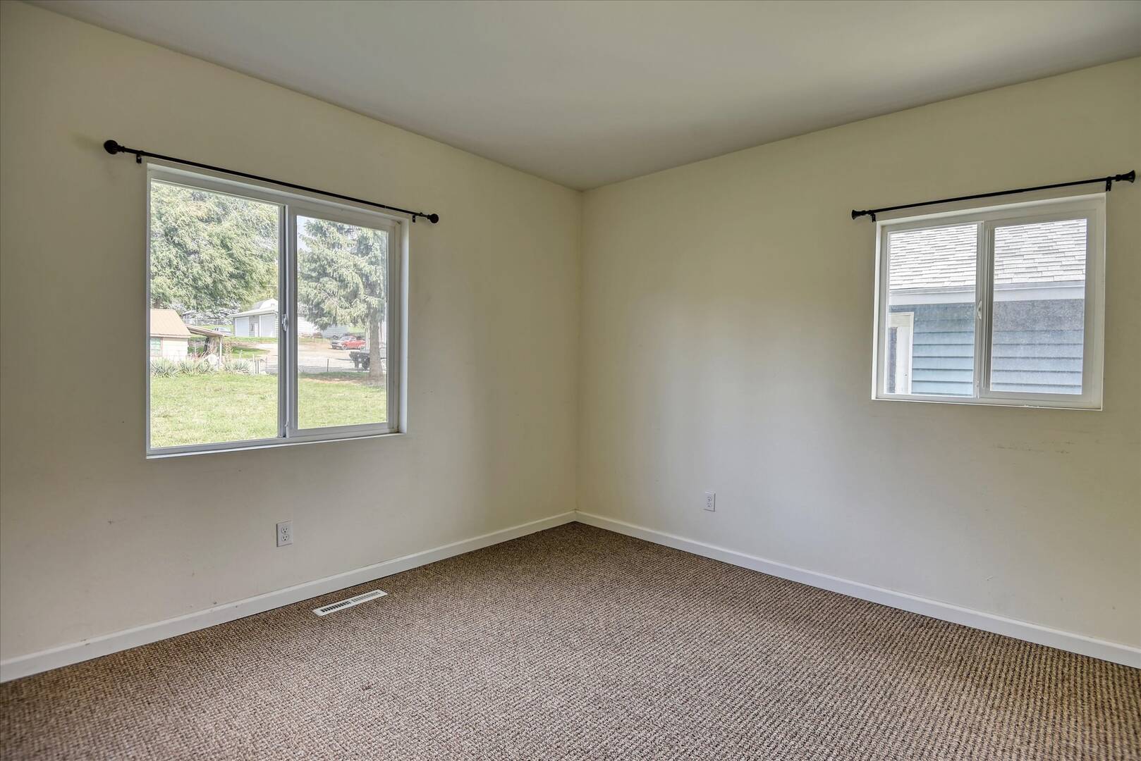 8405 E Upriver Dr Spokane, WA 99212