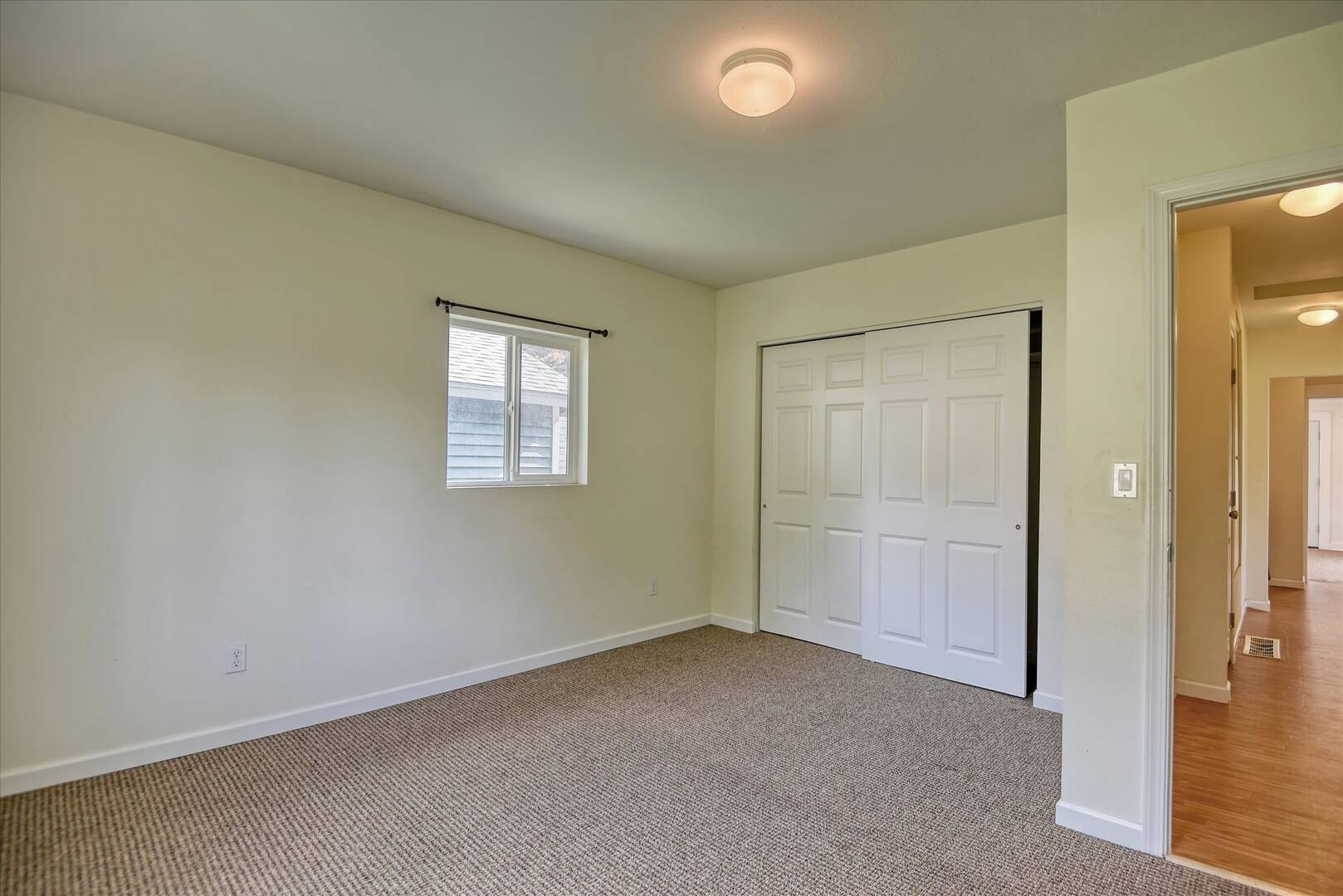 8405 E Upriver Dr Spokane, WA 99212