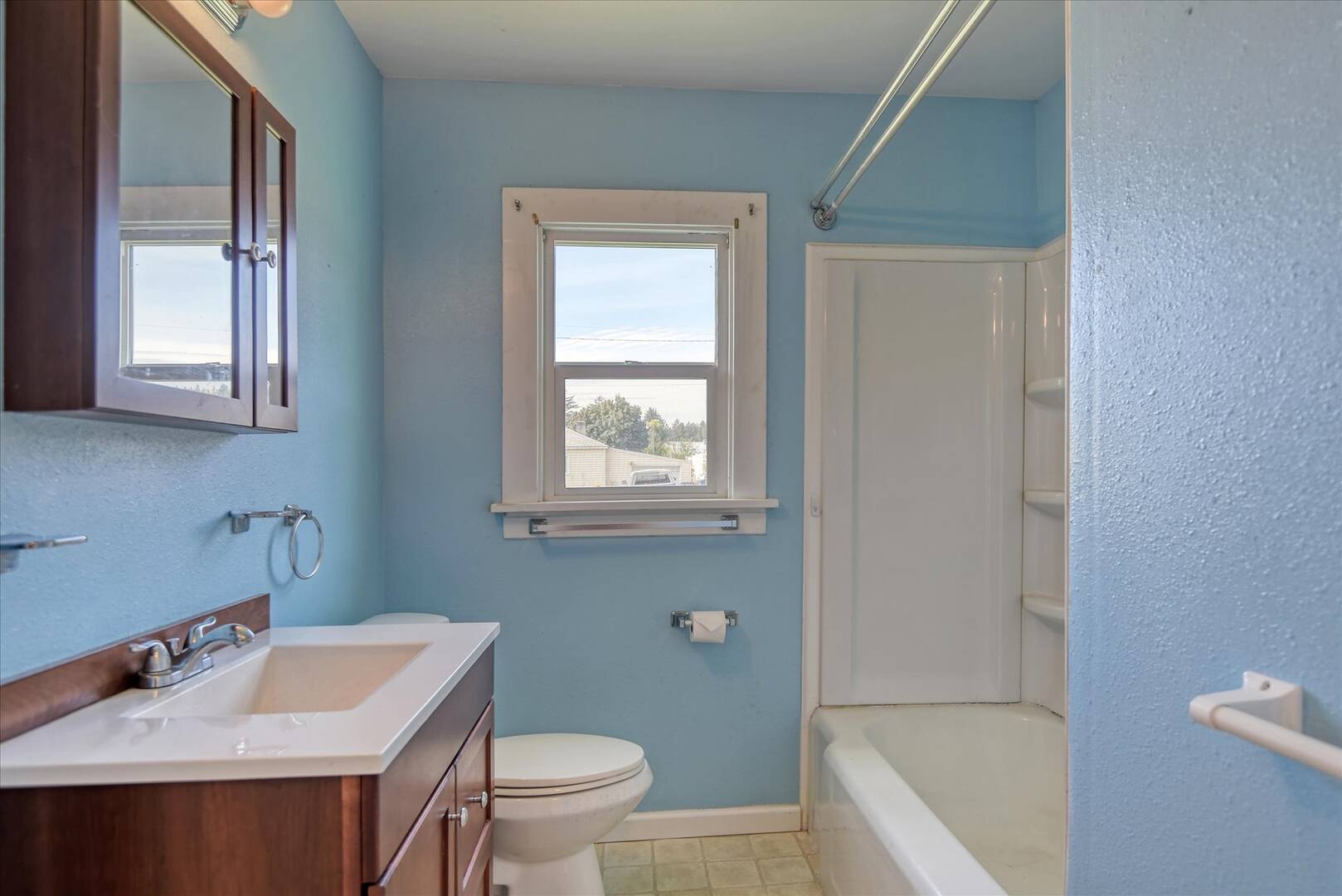 8405 E Upriver Dr Spokane, WA 99212