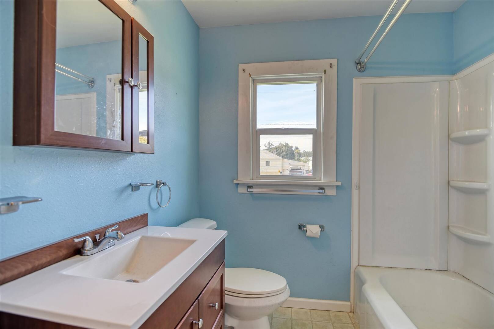 8405 E Upriver Dr Spokane, WA 99212