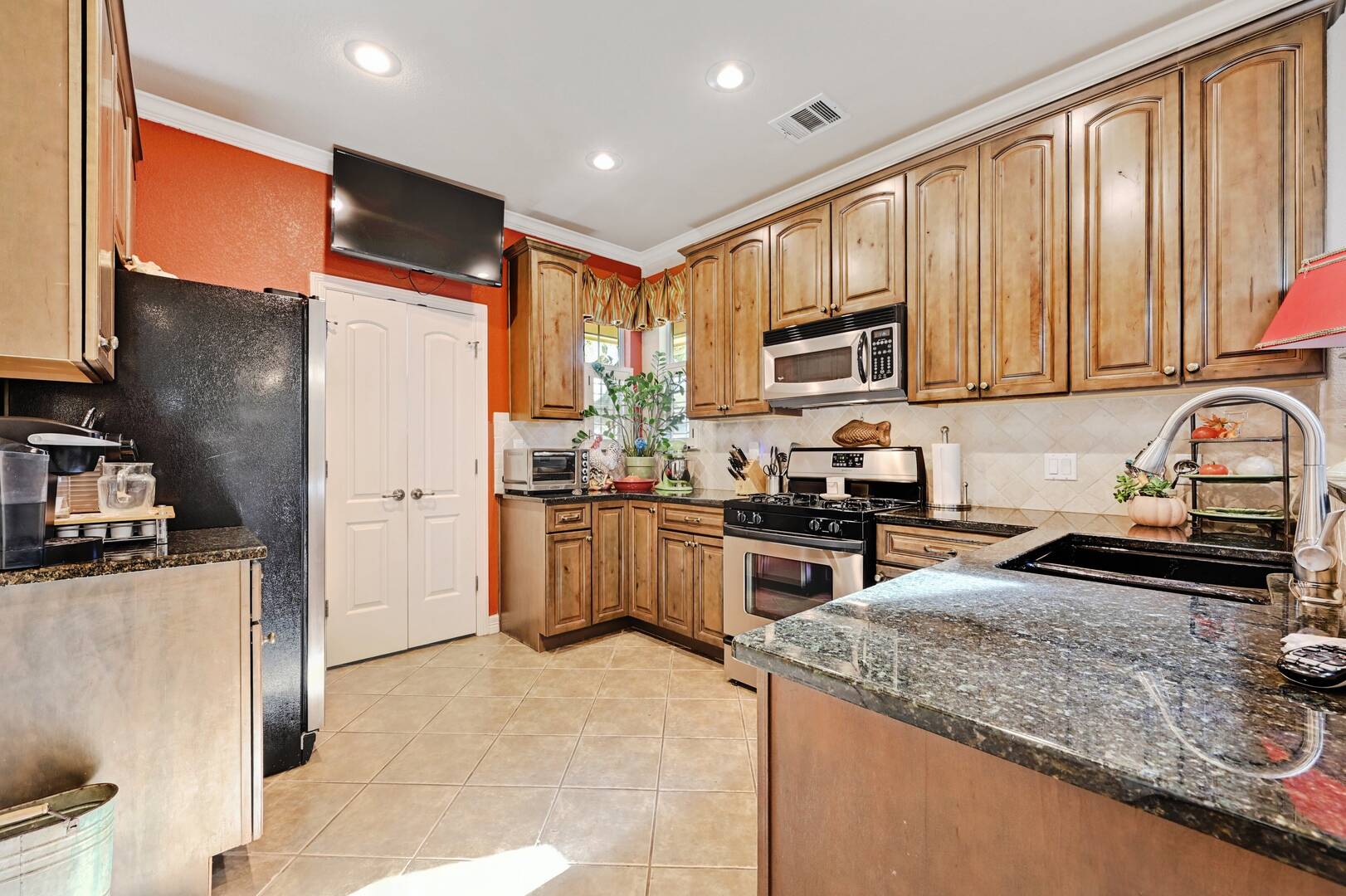 6704 Menchaca Rd Unit 27 Austin, Texas 78745
