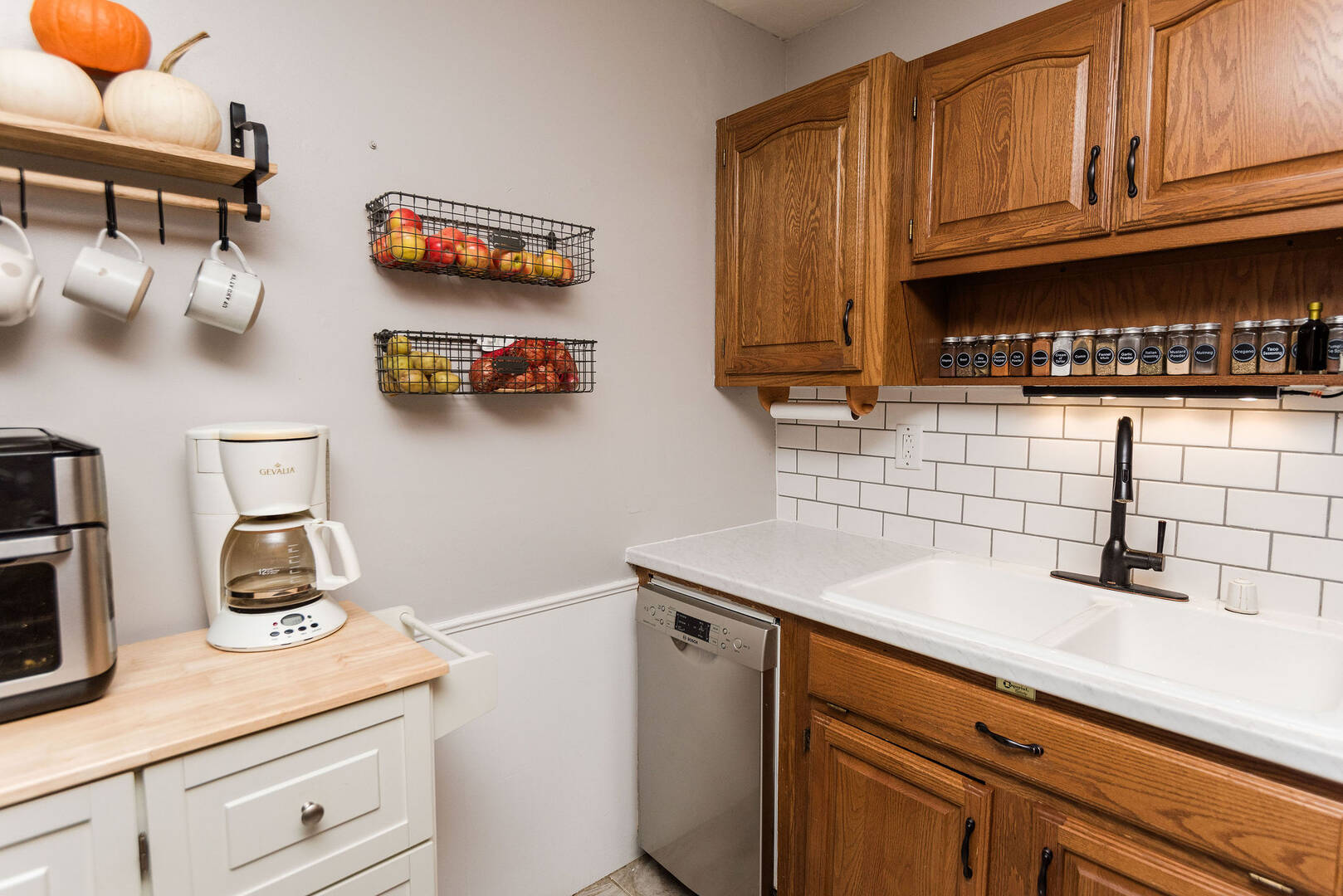 5631 N Hamilton Peoria, IL 61614