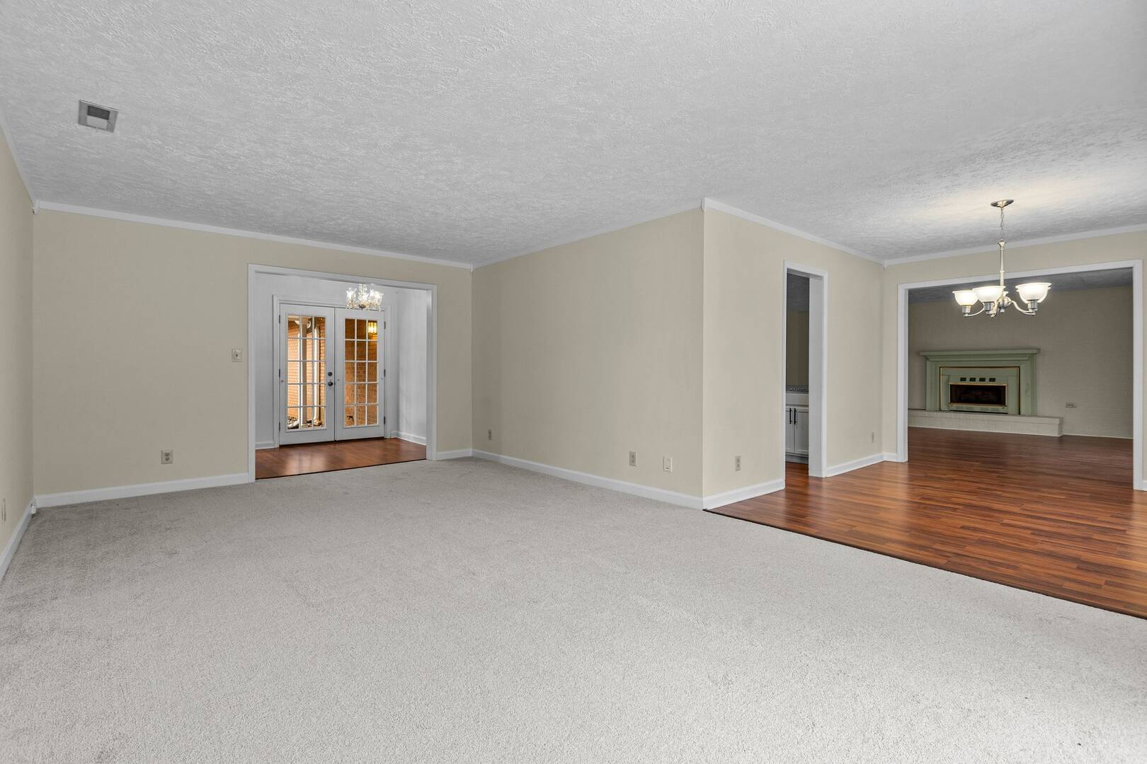 1809 Cliffside Drive Pfafftown, NC 27040