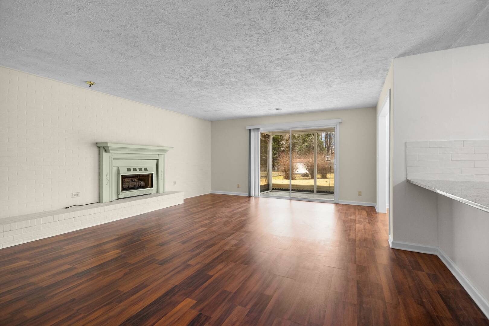 1809 Cliffside Drive Pfafftown, NC 27040