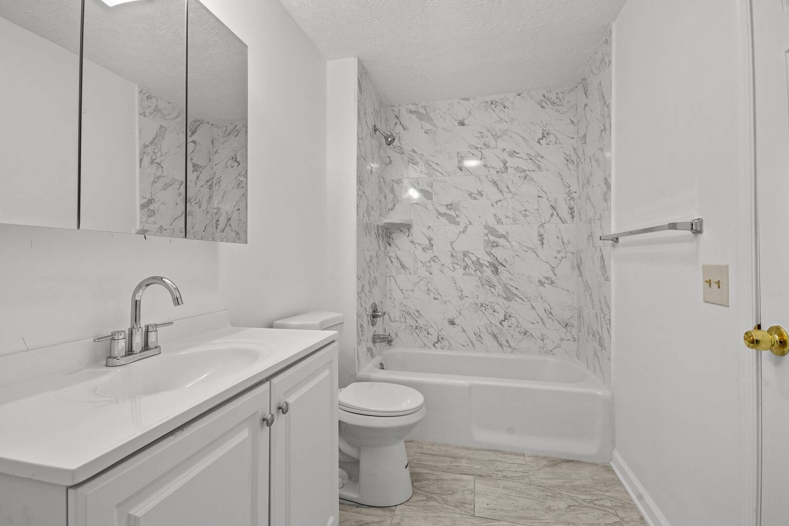 1809 Cliffside Drive Pfafftown, NC 27040