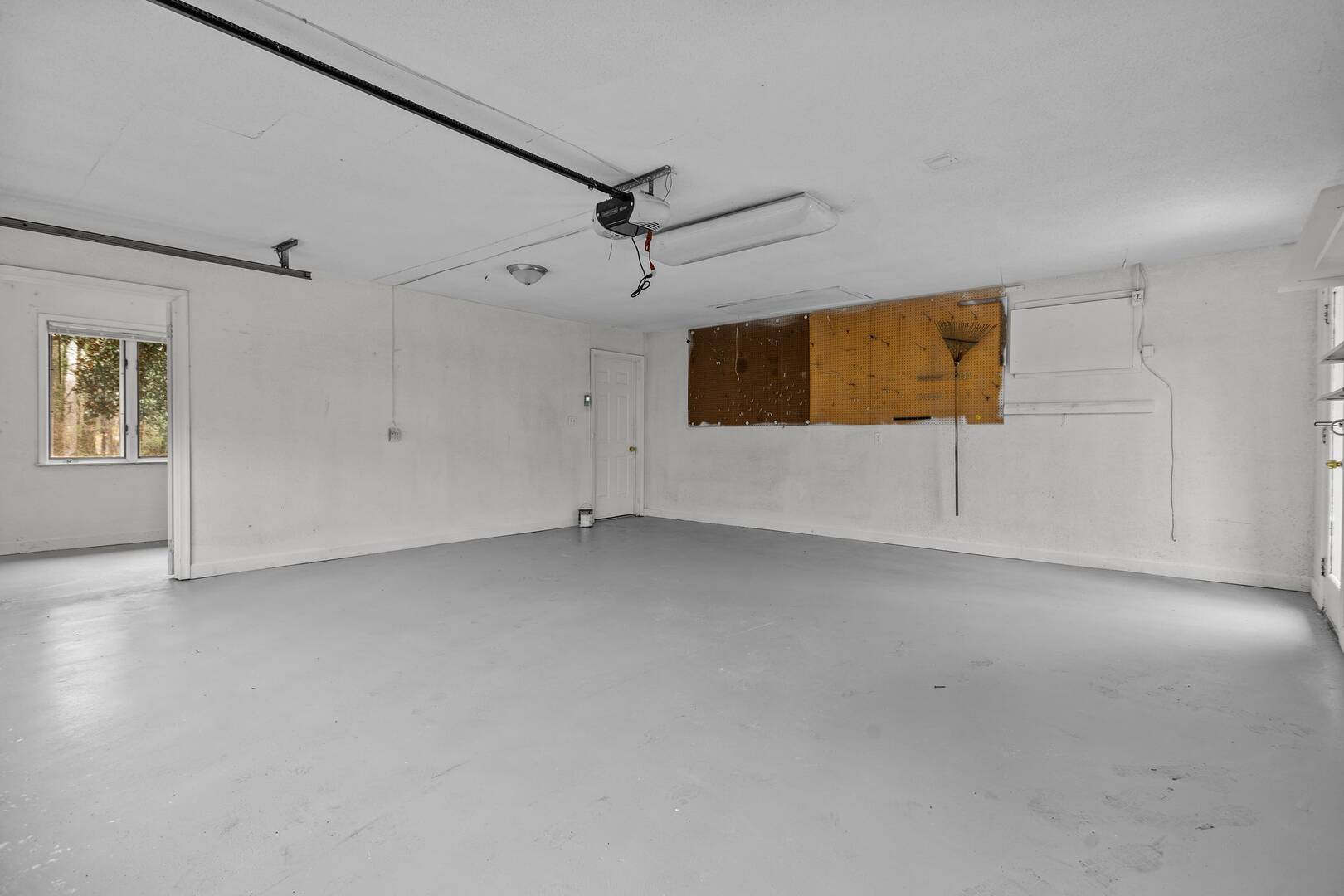 1809 Cliffside Drive Pfafftown, NC 27040