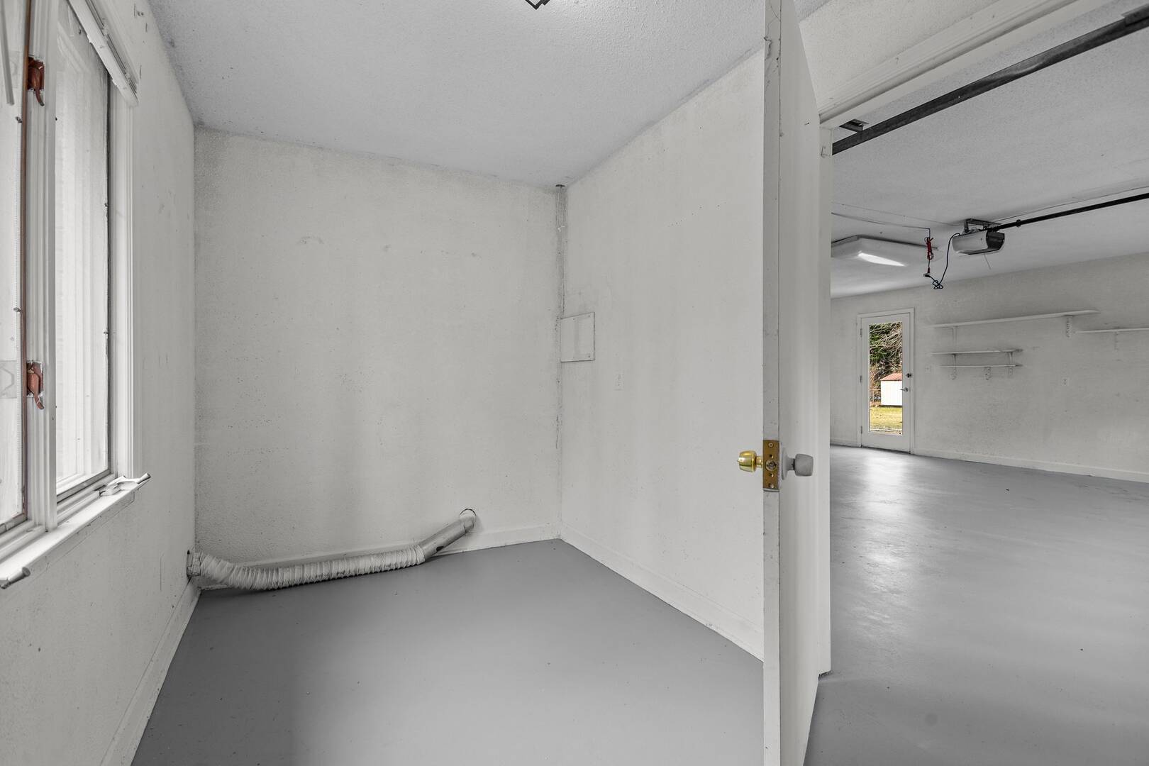 1809 Cliffside Drive Pfafftown, NC 27040