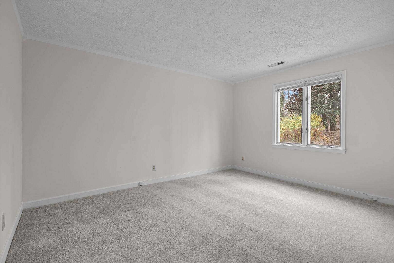 1809 Cliffside Drive Pfafftown, NC 27040