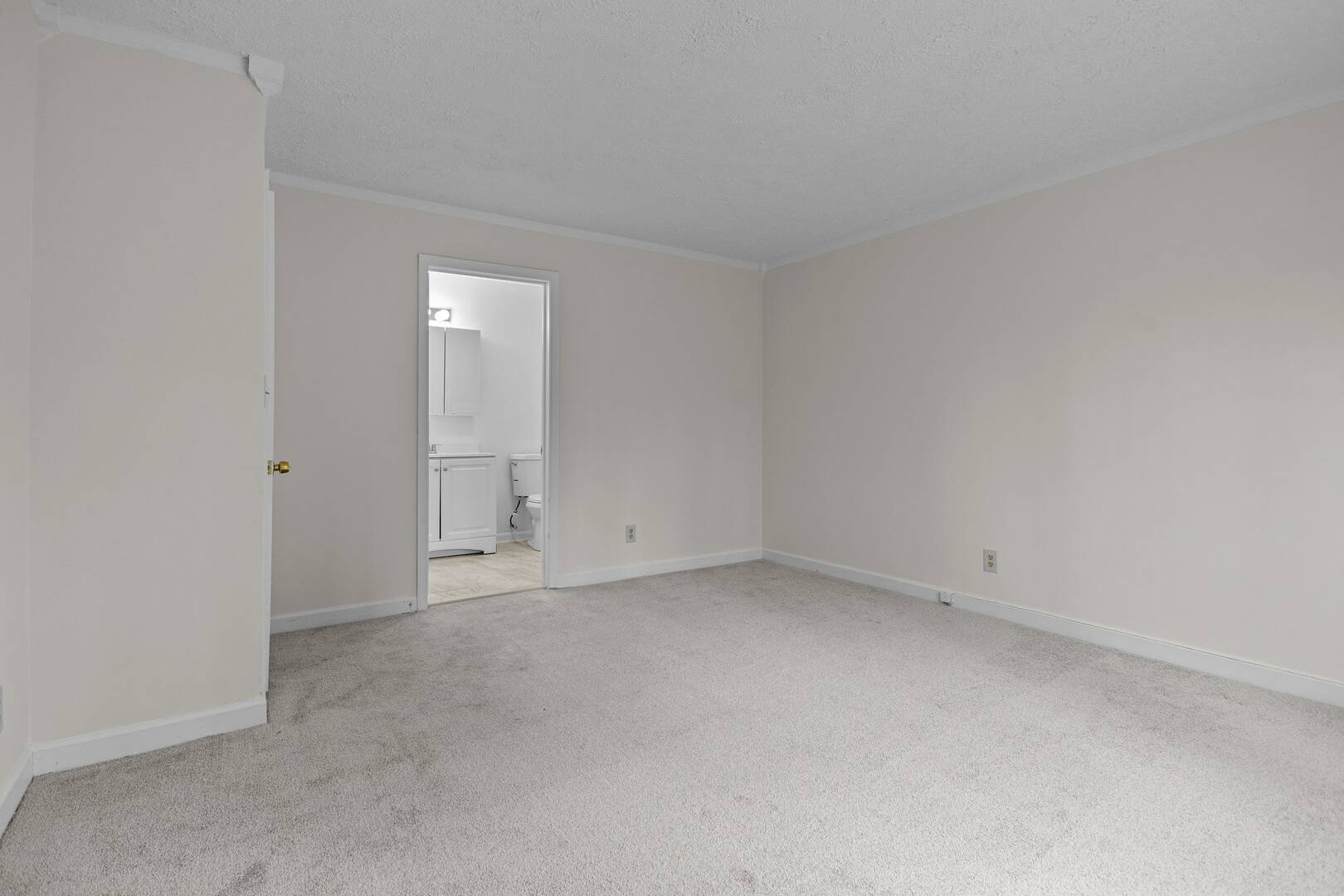 1809 Cliffside Drive Pfafftown, NC 27040