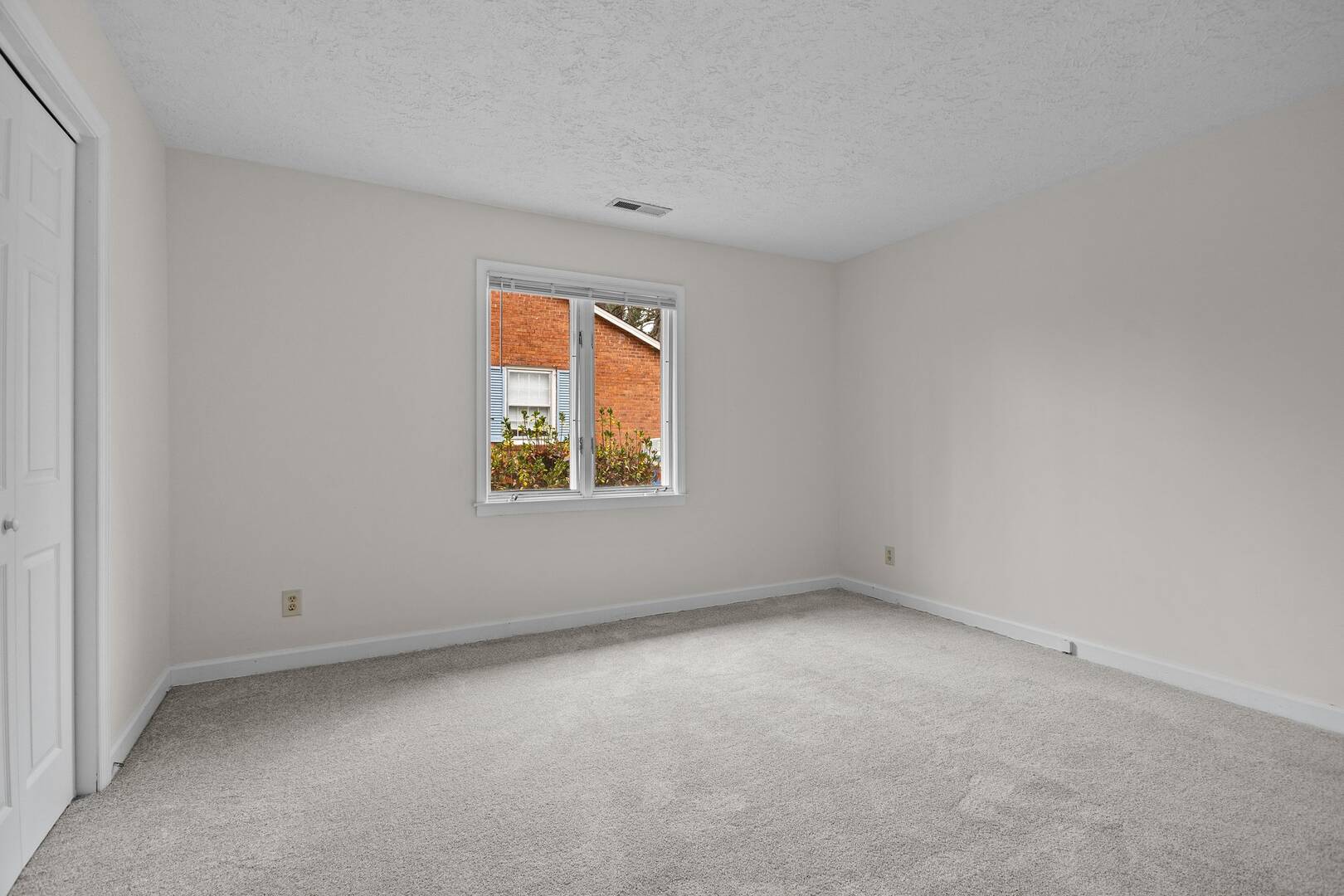 1809 Cliffside Drive Pfafftown, NC 27040