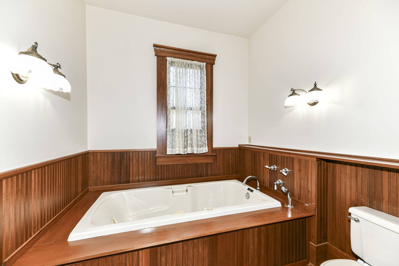 7602 Oaklandon Rd. Indianapolis, IN 46236