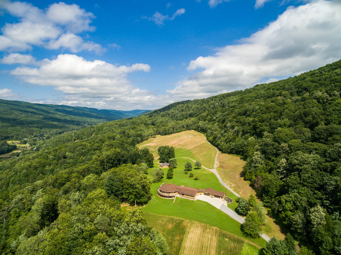 Brivity 13706 Scenic Highway Rocky Gap, VA 24366 Virtual Tour