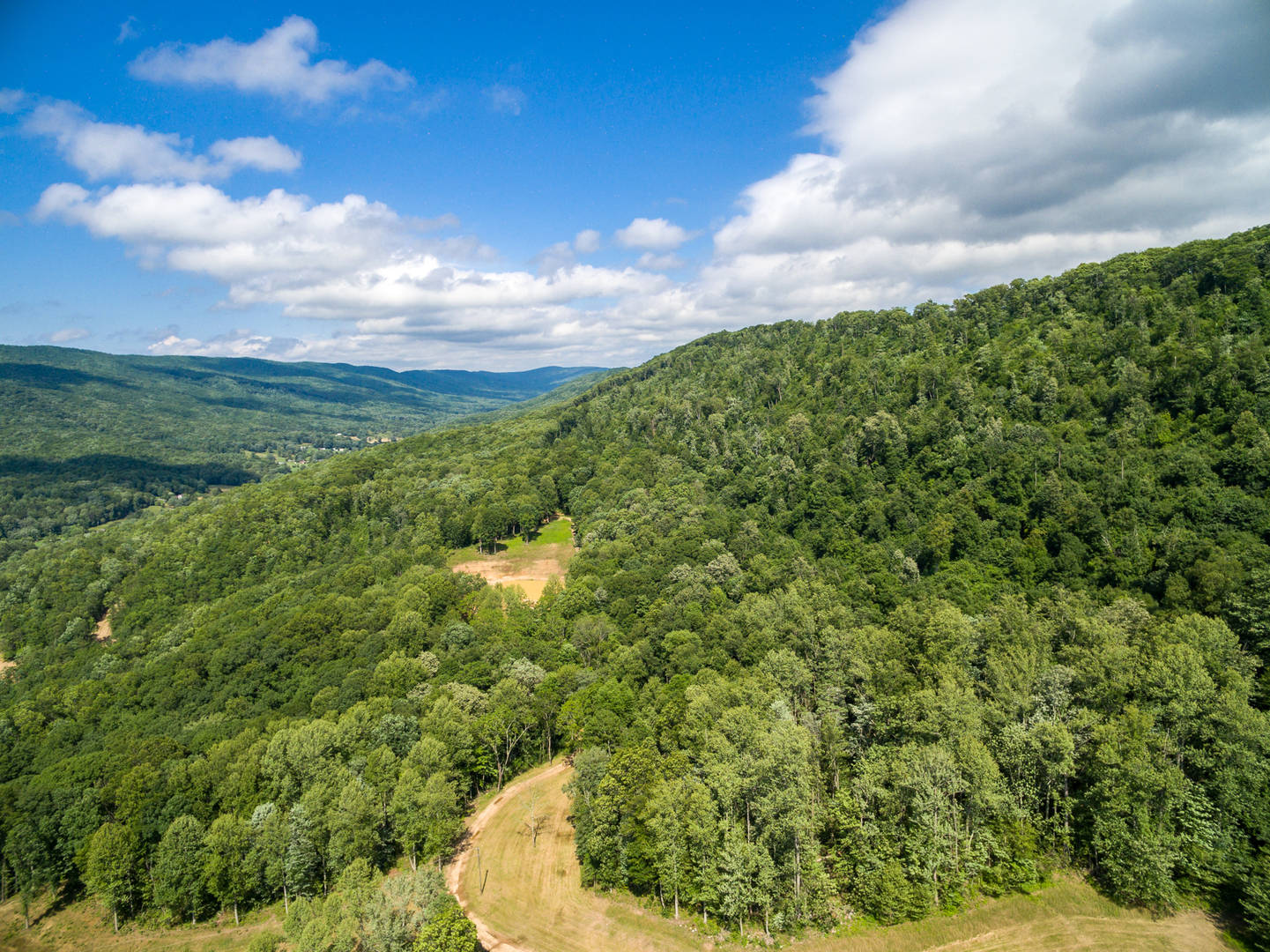 Brivity 13706 Scenic Highway Rocky Gap, VA 24366 Virtual Tour