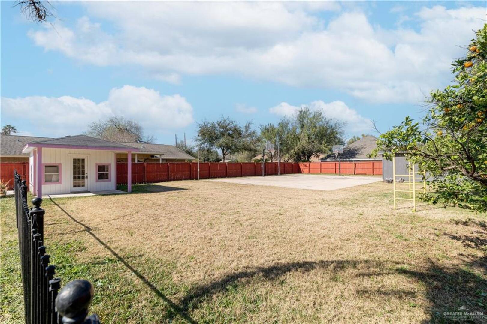 2808 Thunderbird Ave McAllen, TX 78504