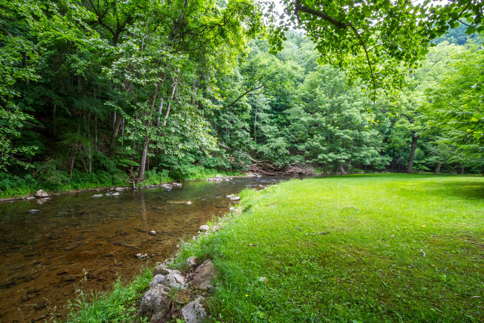 Brivity 2805 Walkers Creek Bland, VA 24315 Virtual Tour