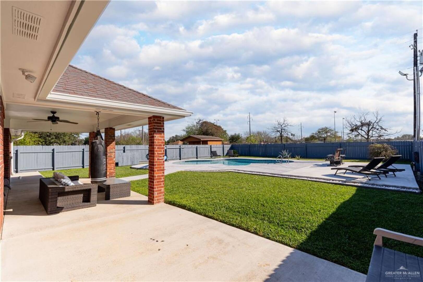 2909 W Iris Ave McAllen, TX 78501