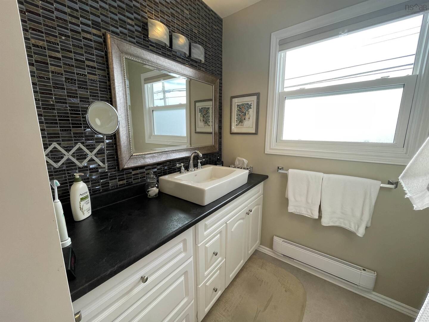 2044 Shore Rd Eastern Passage, NS B3G1H5