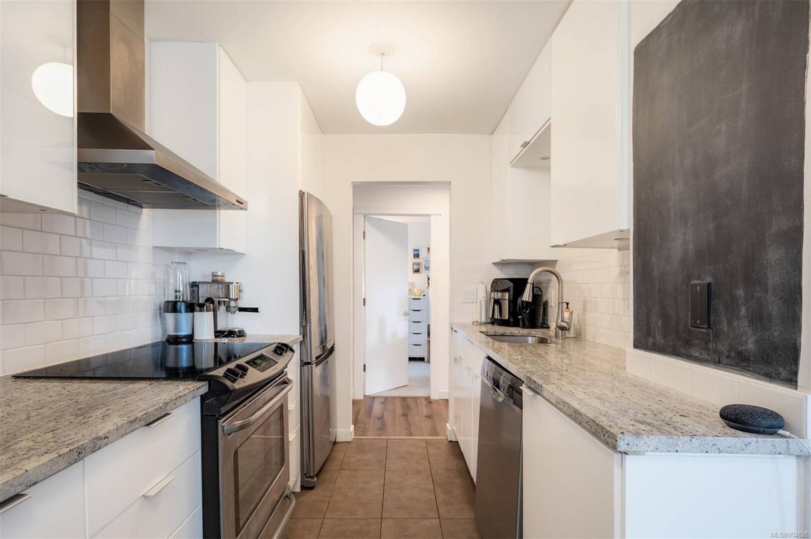 1436 Harrison St Unit 207 Victoria, BC V8S3S2