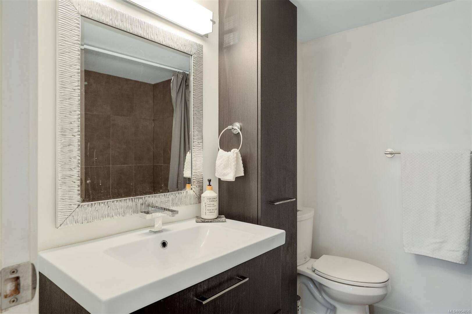 1436 Harrison St Unit 207 Victoria, BC V8S3S2