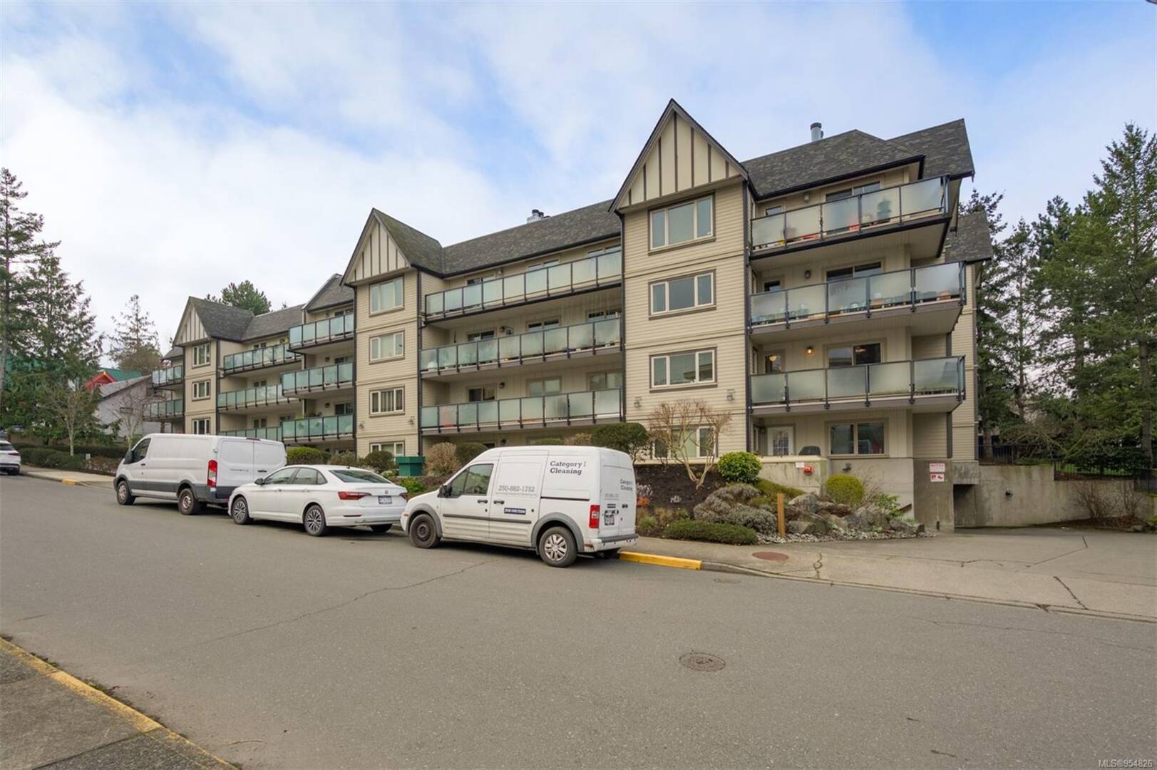 1436 Harrison St Unit 207 Victoria, BC V8S3S2