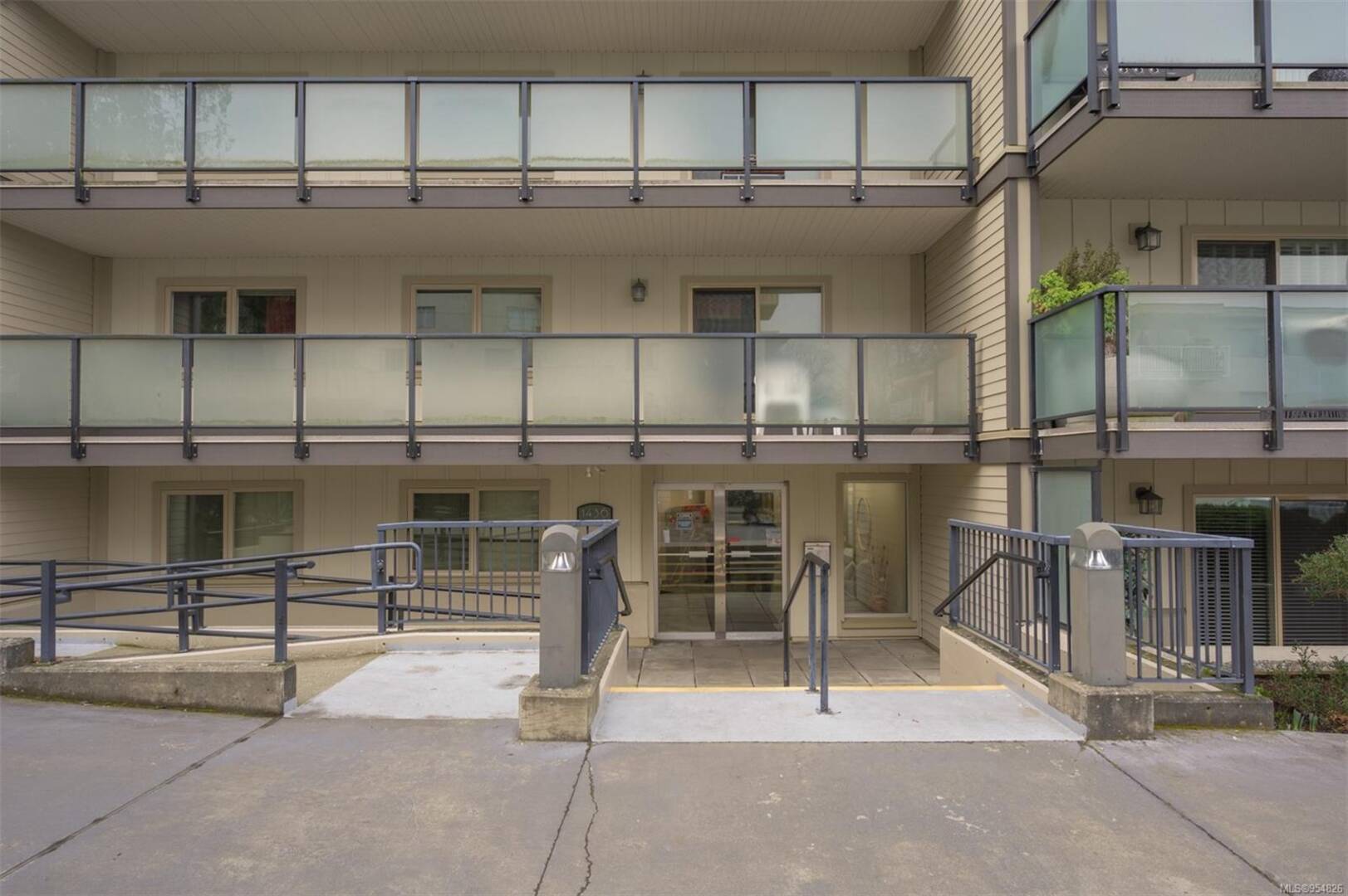 1436 Harrison St Unit 207 Victoria, BC V8S3S2
