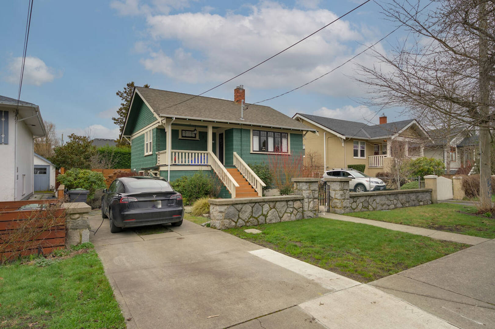 2620 Belmont Avenue Victoria , BC V8R4A2
