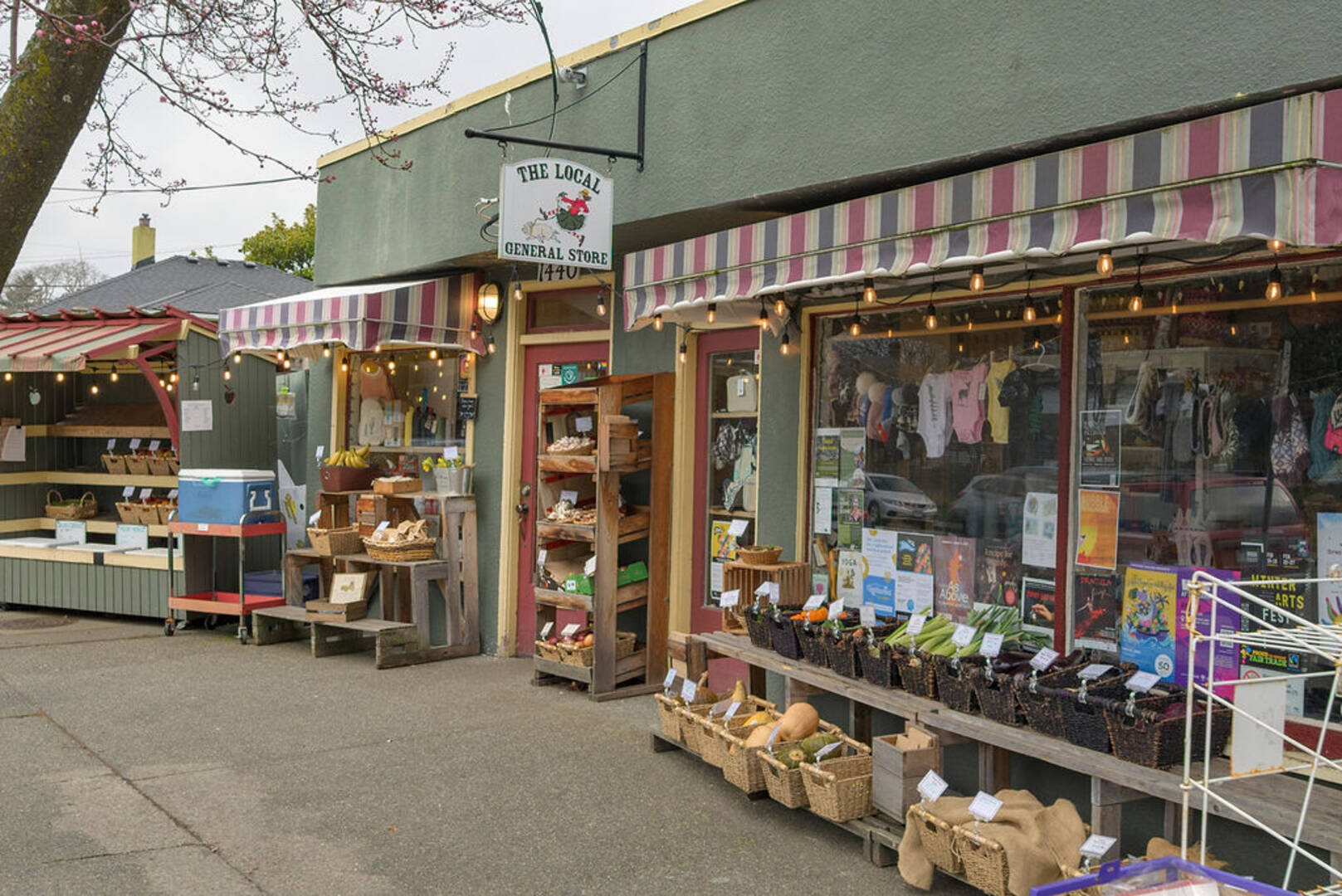 2620 Belmont Avenue Victoria , BC V8R4A2