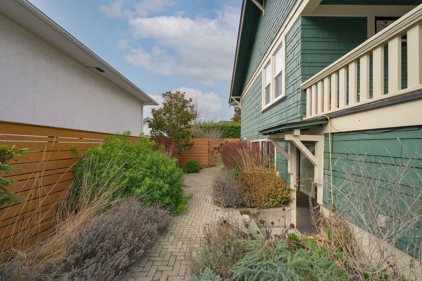 2620 Belmont Avenue Victoria , BC V8R4A2