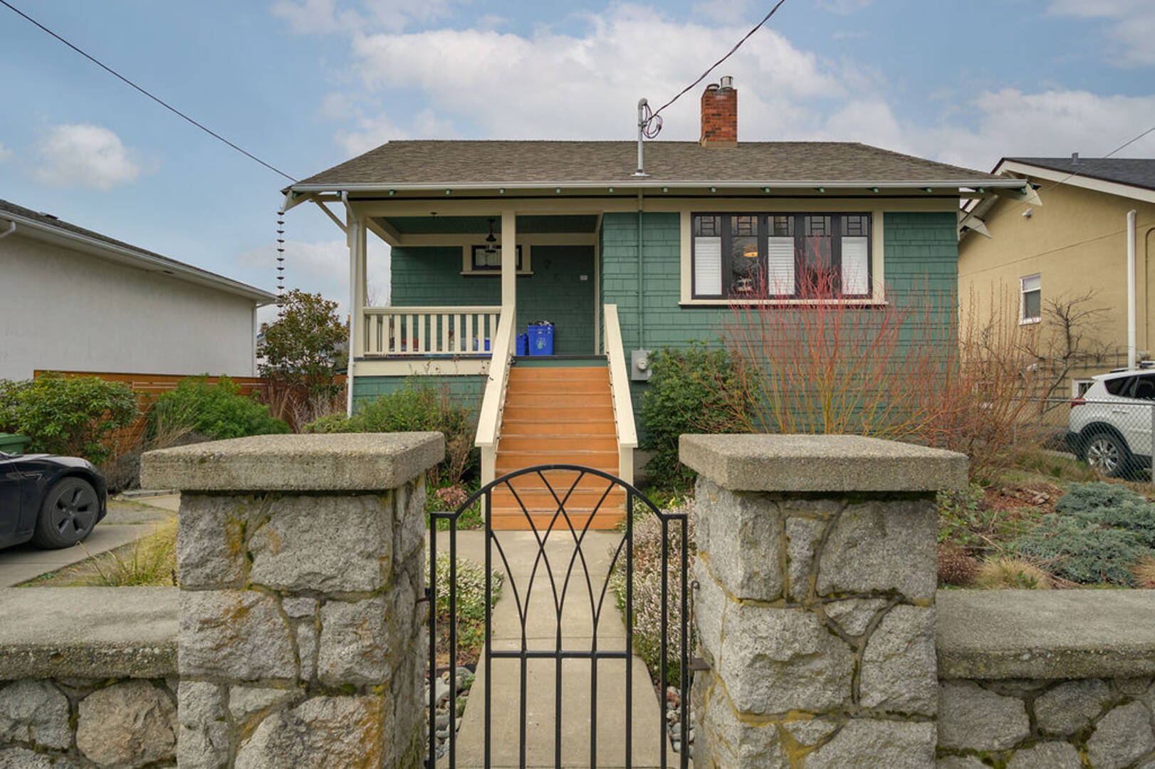 2620 Belmont Avenue Victoria , BC V8R4A2