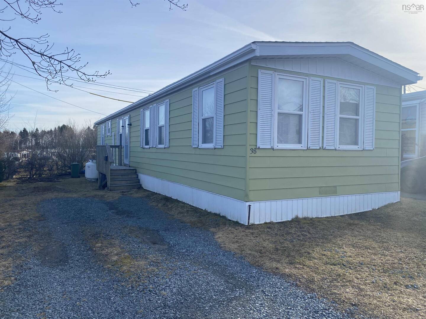 38 Earleton Ave Dartmouth, NS B2Y2A7