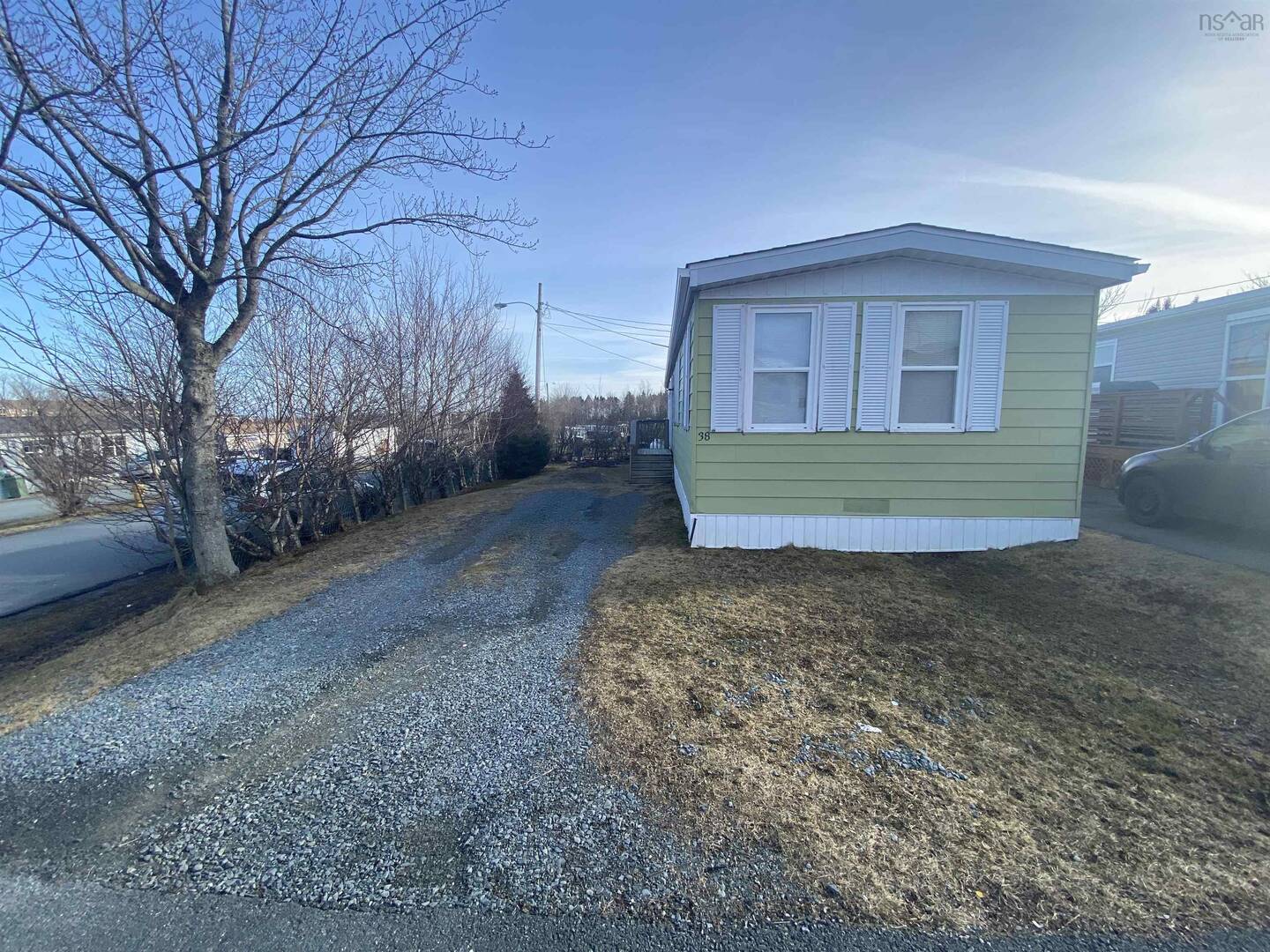 38 Earleton Ave Dartmouth, NS B2Y2A7