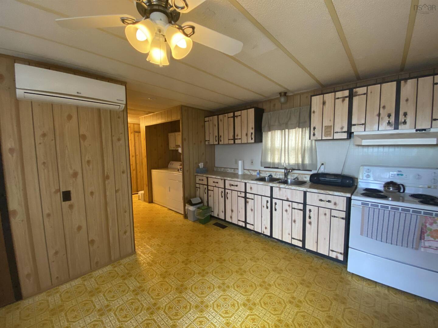 38 Earleton Ave Dartmouth, NS B2Y2A7