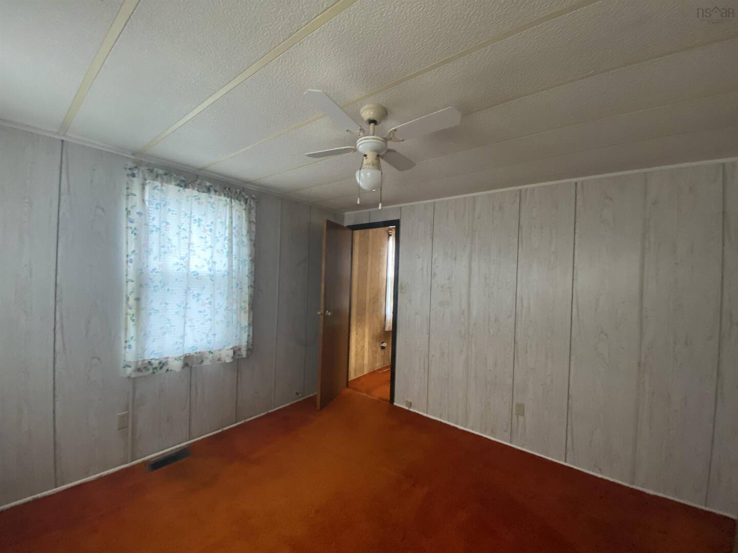 38 Earleton Ave Dartmouth, NS B2Y2A7