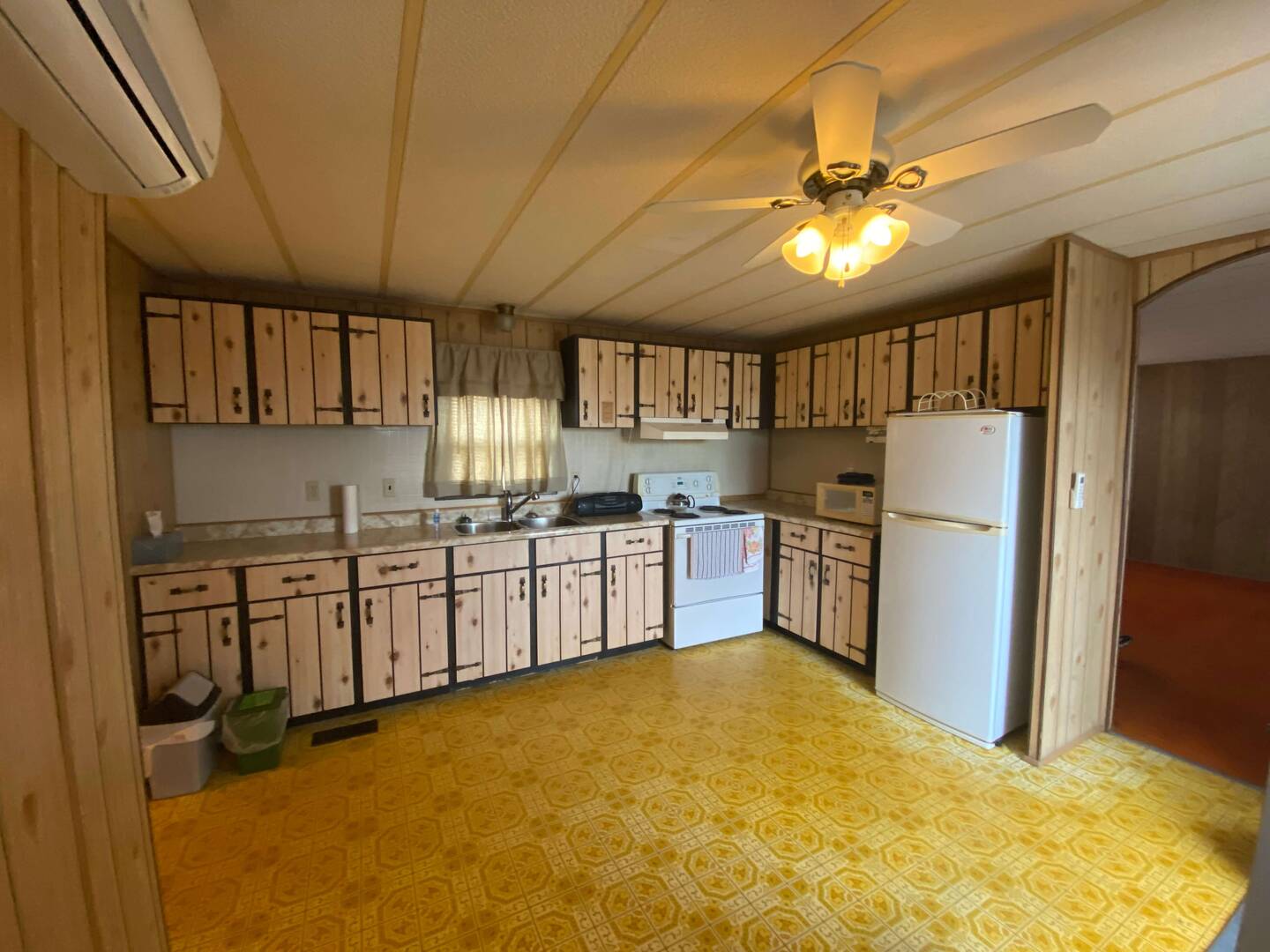 38 Earleton Ave Dartmouth, NS B2Y2A7