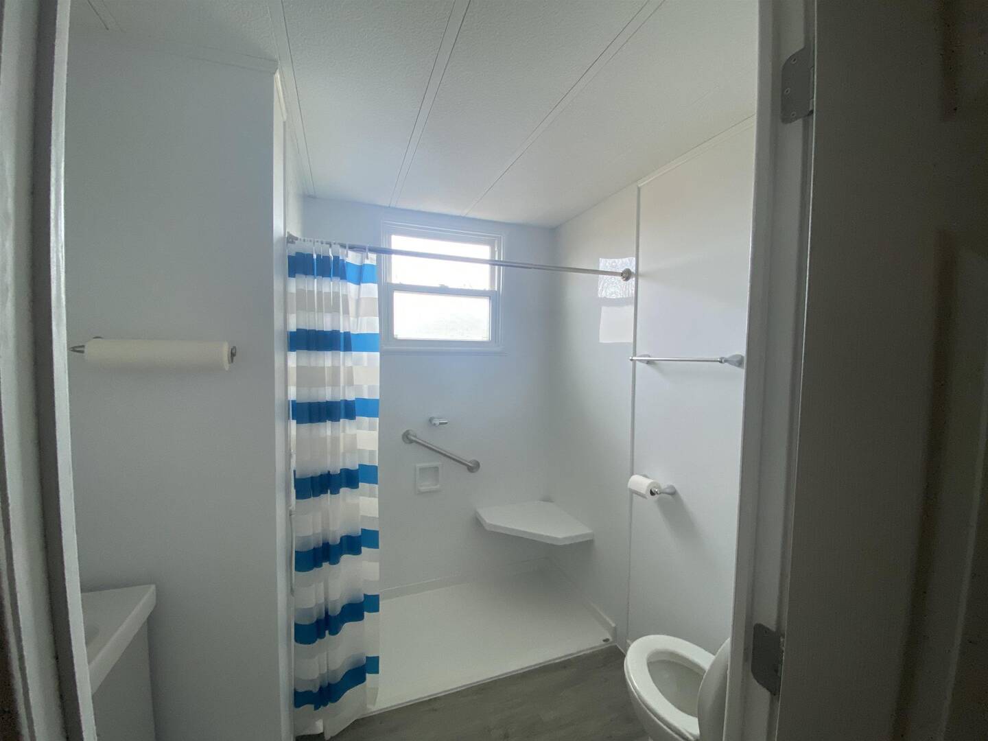 38 Earleton Ave Dartmouth, NS B2Y2A7