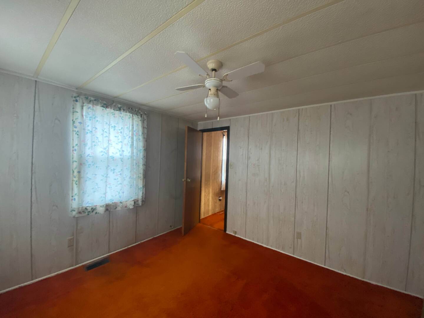 38 Earleton Ave Dartmouth, NS B2Y2A7