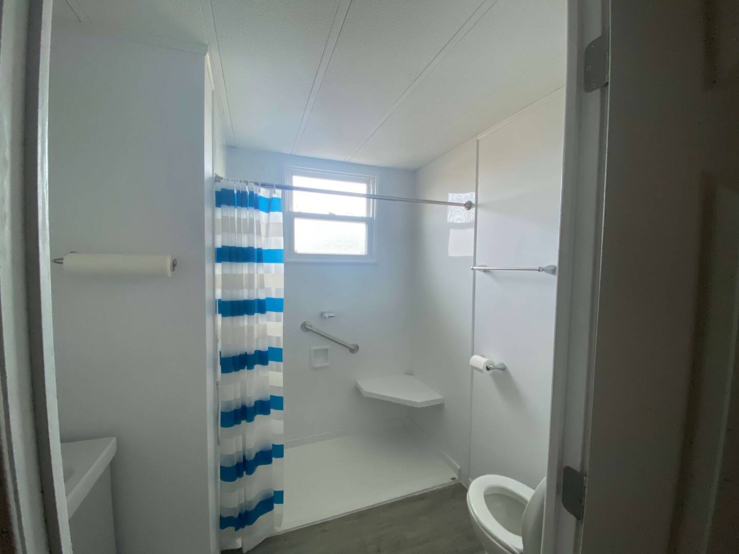 38 Earleton Ave Dartmouth, NS B2Y2A7