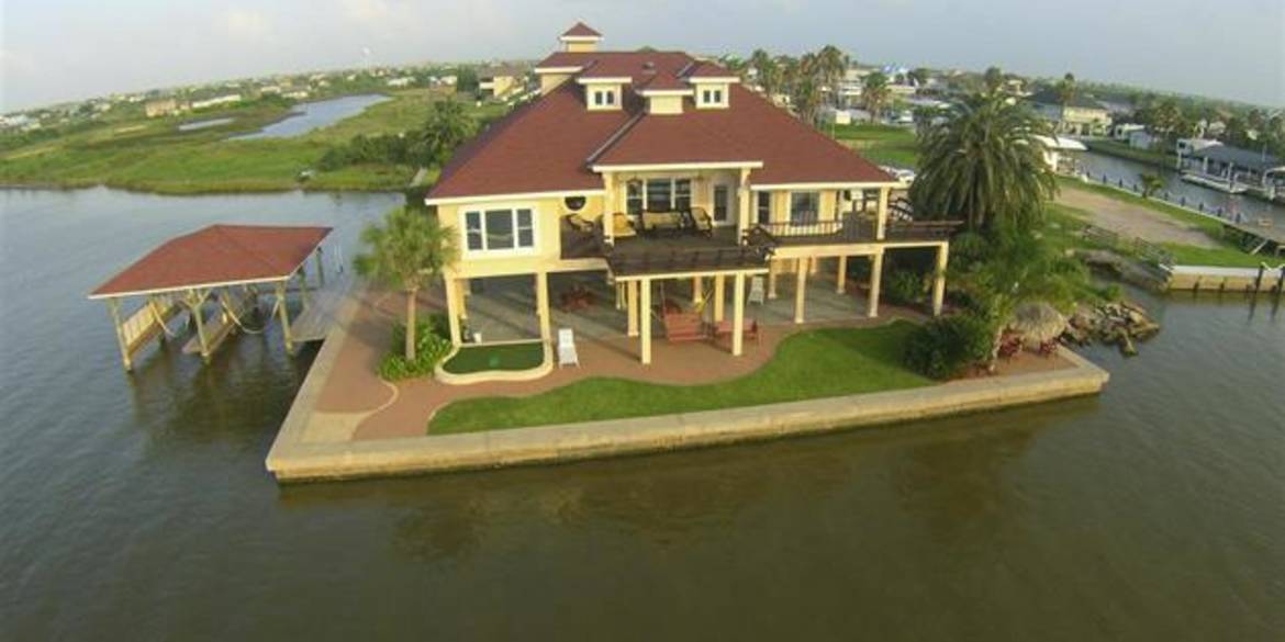 Brivity 1300 N Crystal Beach Road Crystal Beach, TX 77650