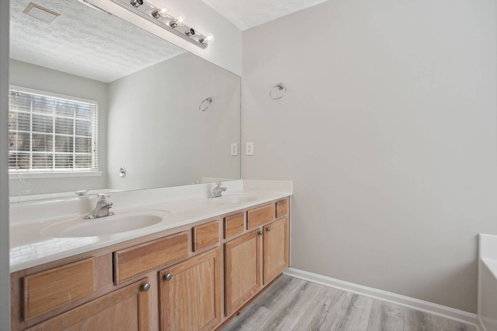 3882 Alexandra Oak Court Suwanee, GA 30024