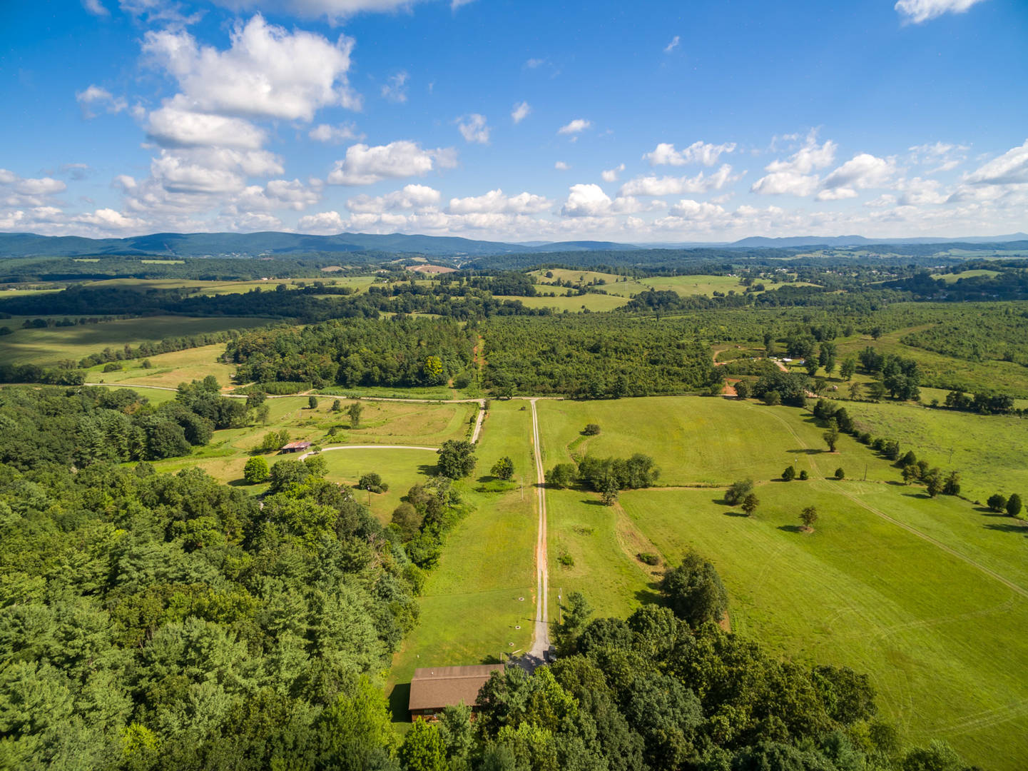 Brivity 1267 Powder Mill Road Ivanhoe, VA 24350 Virtual Tour