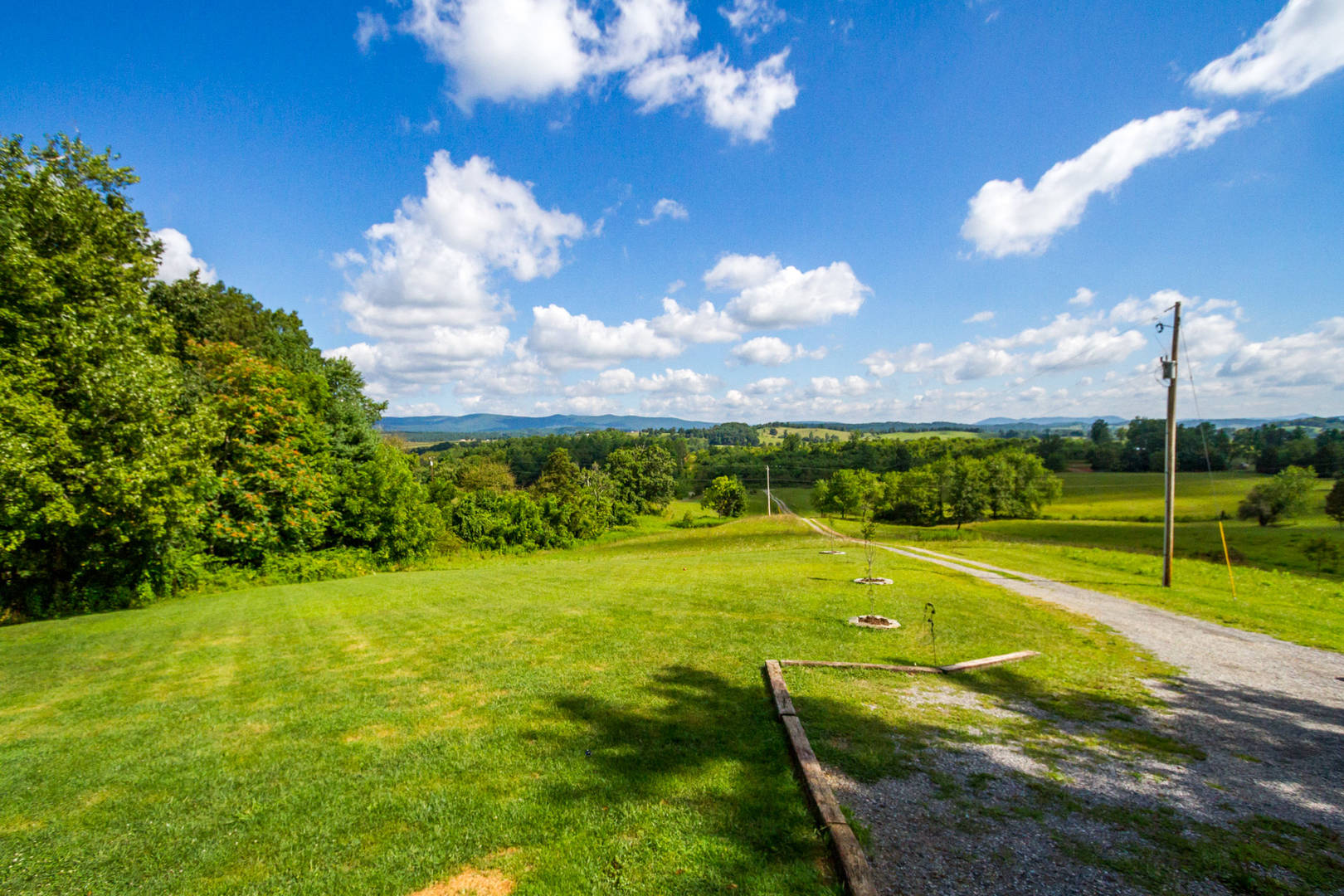 Brivity 1267 Powder Mill Road Ivanhoe, VA 24350 Virtual Tour