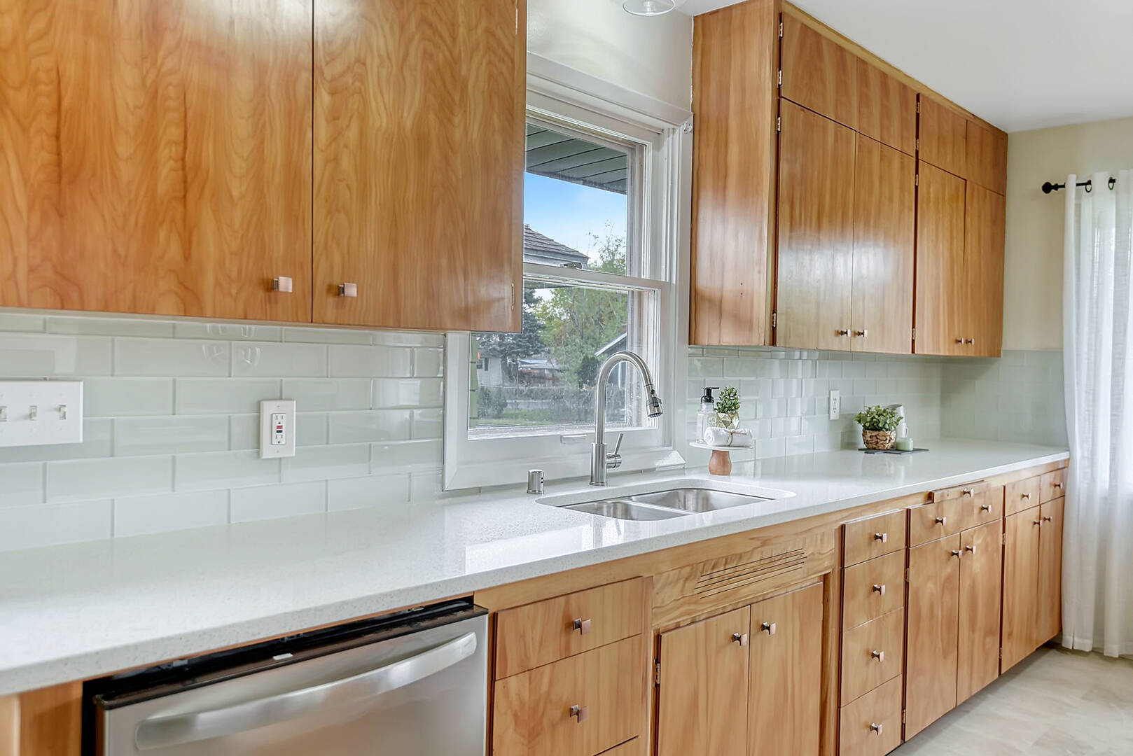 4512 N Maple St Spokane, WA 99205