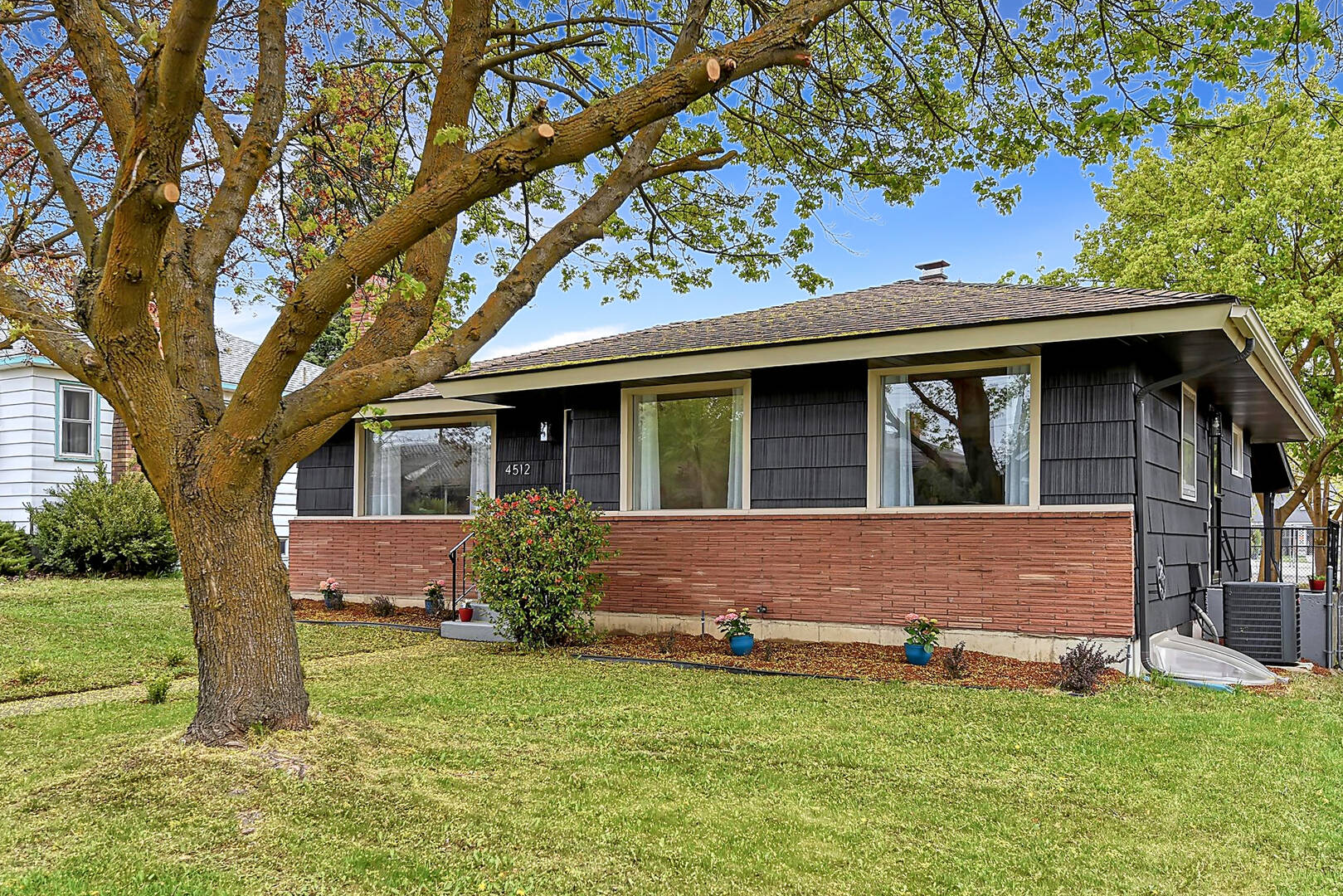 4512 N Maple St Spokane, WA 99205