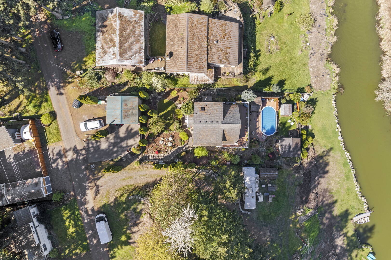 17220 Lake Point Dr SE Yelm, WA 98597