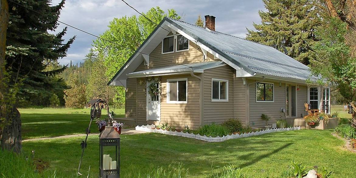 Brivity 400 S Main St Springdale, WA 99173